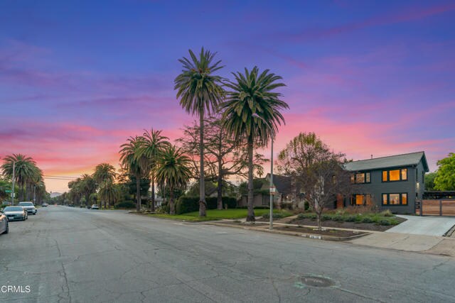 Building Photo - 1719 Casa Grande St