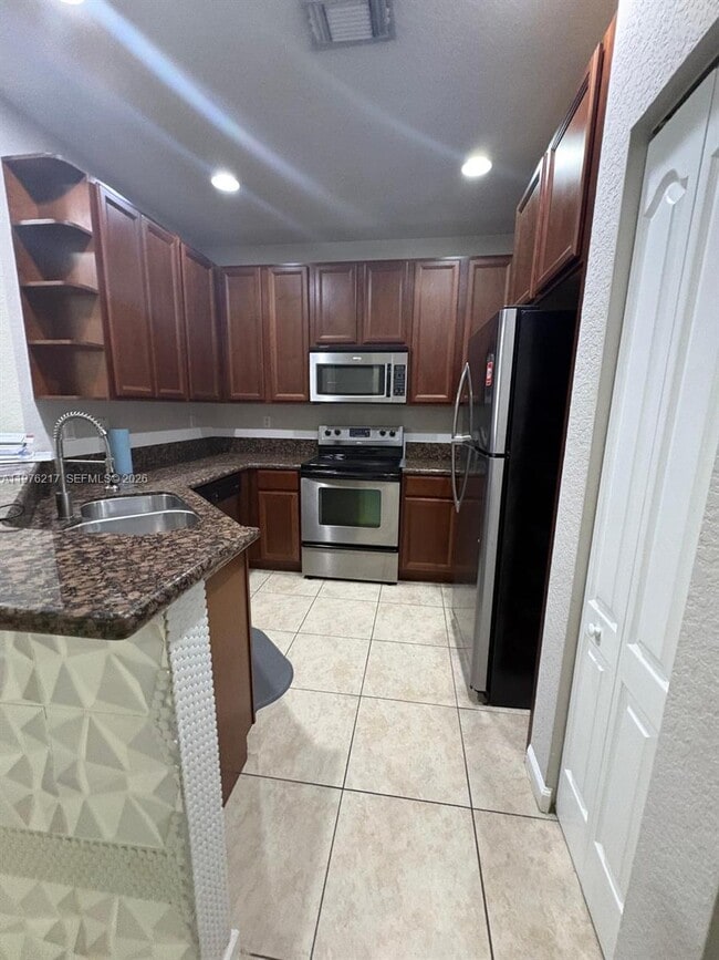 Building Photo - 27918 SW 140th Ave