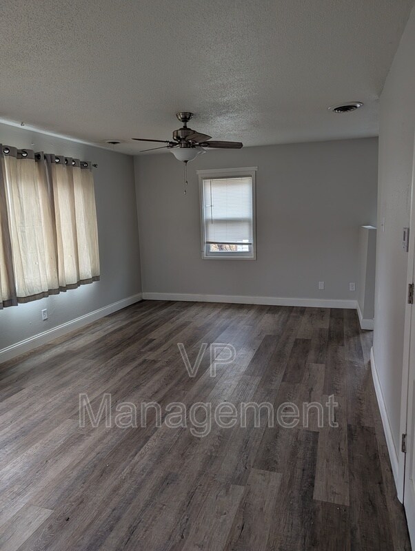 Foto del edificio - 2707 W 69th St