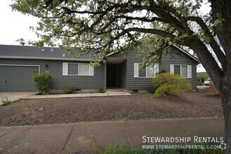Building Photo - 2822 Shirley St