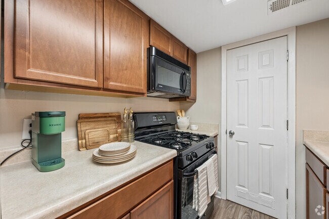 Modelo 1 habitación, 1 baño - 650 pies cuadrados - Cocina - Main Street on the Monon