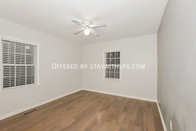 Foto del edificio - 820 Loeb St