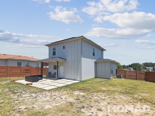 Building Photo - 4 Bedroom Single Family Home in Dallas