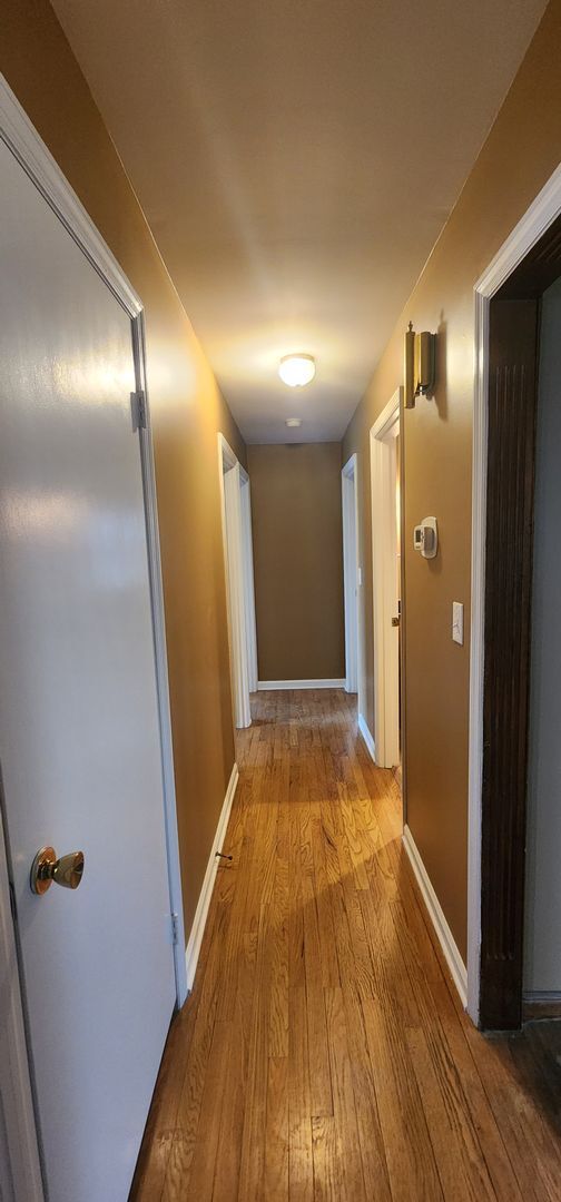 Building Photo - FRESH Paint!  Sprawling, Hurstbourne Ranch with Basement!  3 Bedrooms, 3 Full Baths, Hardwood Flo...