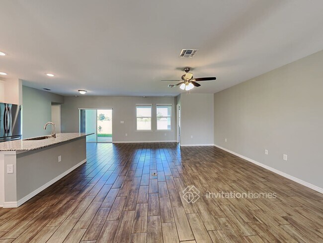 Building Photo - 2409 Prague Ln
