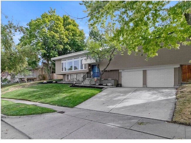 Building Photo - Olympus Cove Home Tucked In to the Benches! Near Park, Schools, Hiking and Skiing!