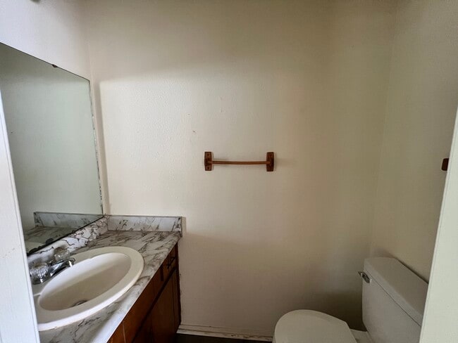 Foto del edificio - 636 Garland St