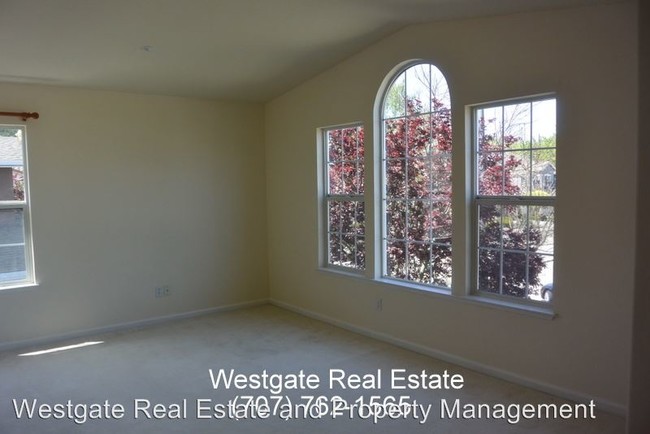 Building Photo - 4 br, 3 bath House - 114 Emerson Ave