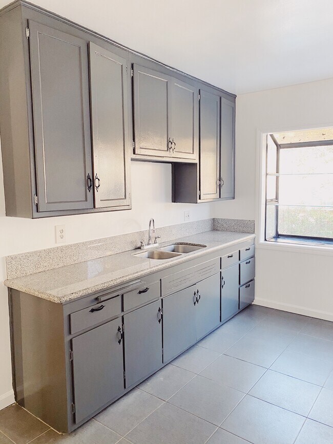 Foto del edificio - 636 W Queen St