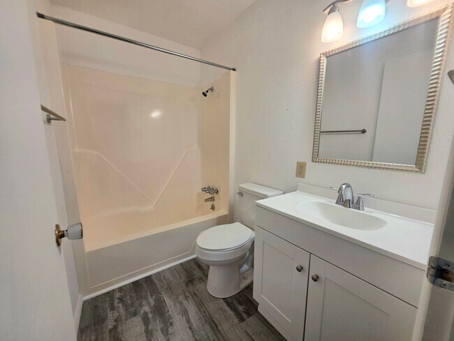 Building Photo - 3279 Lunar Dr