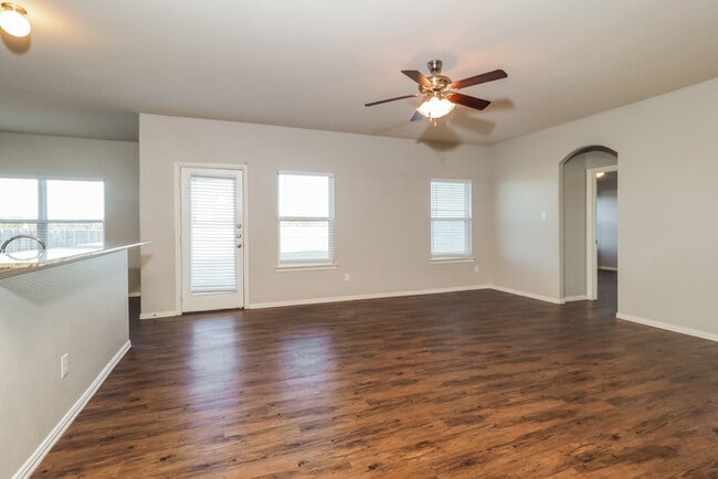 Building Photo - 300 Windmill Ct