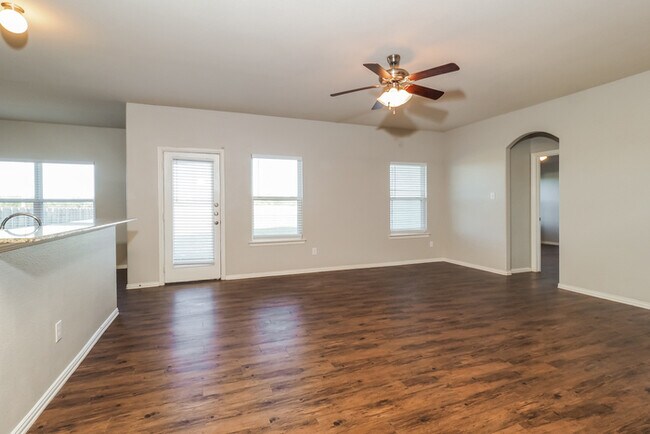 Foto del edificio - 300 Windmill Ct
