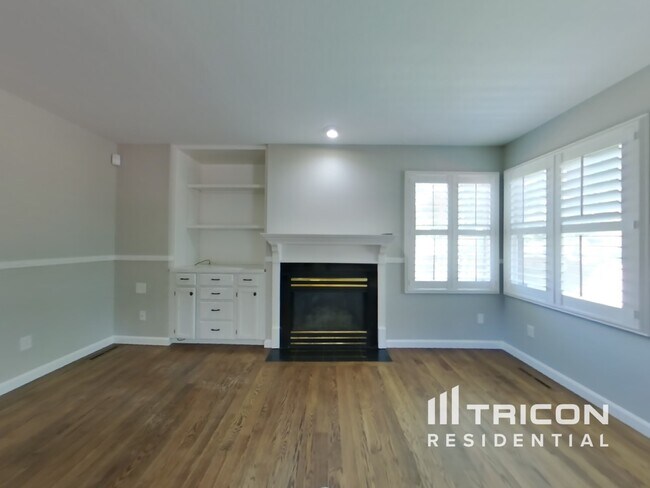 Foto del edificio - 700 Rochelle Cir