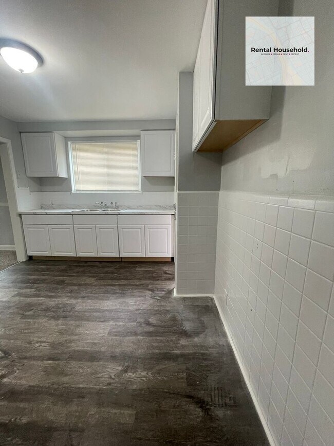 Foto del edificio - Stunning Renovated 3-Bedroom Bungalow-Move In Ready!!!