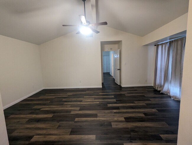 Foto del edificio - 9408 Seager Ct