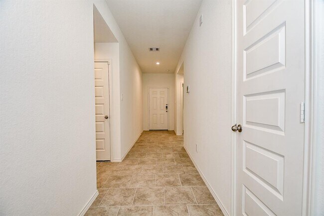 Building Photo - 1011 Appaloosa Ln