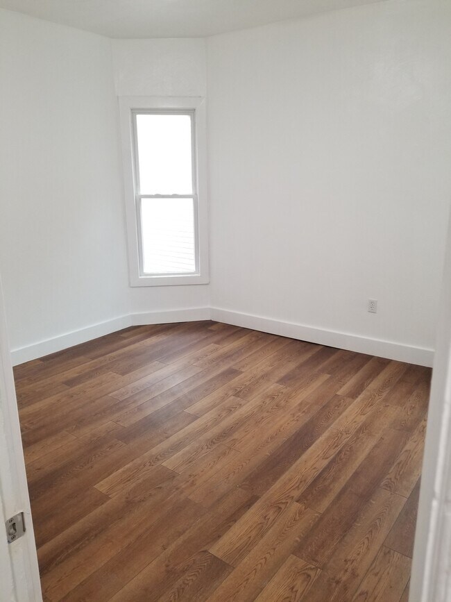 Dormitorio número 2 - 115 N 1st St