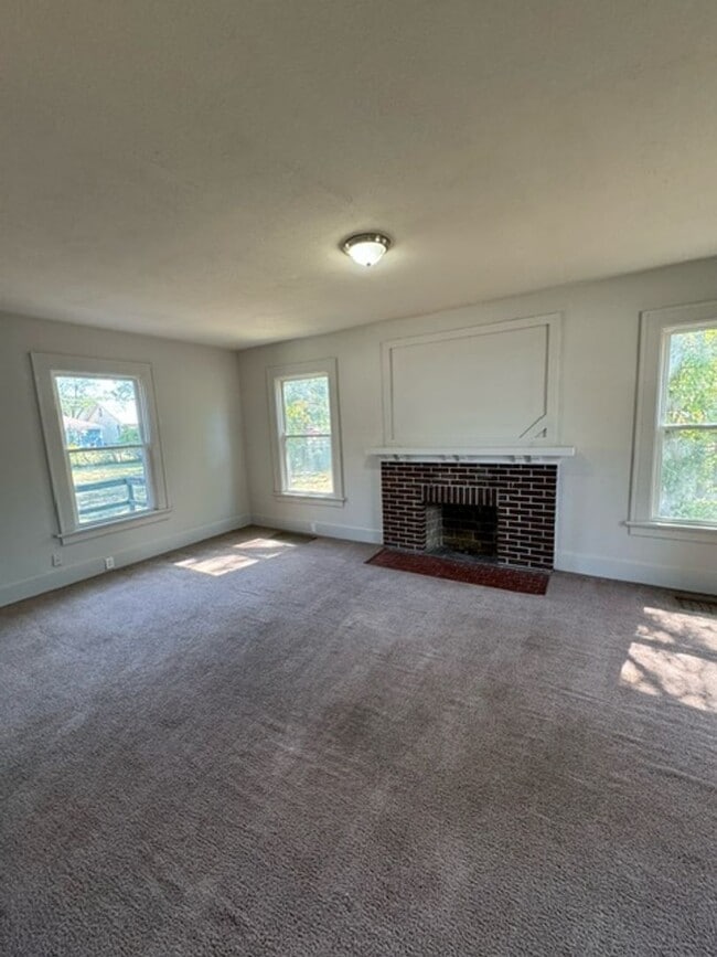 Building Photo - 2725 S Anthony Blvd