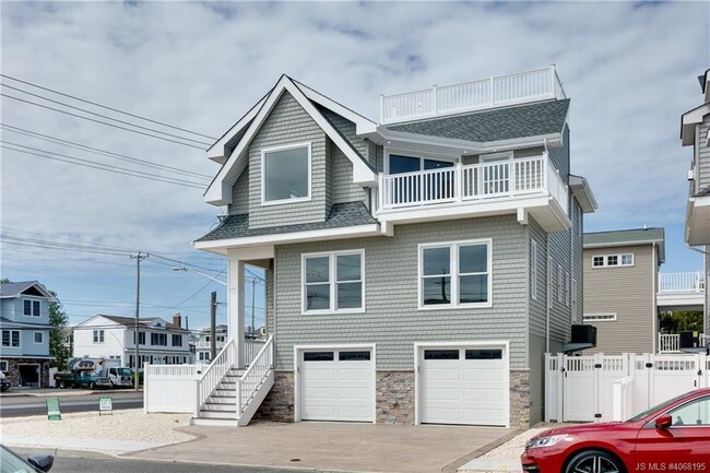 Building Photo - 1601 Long Beach Blvd