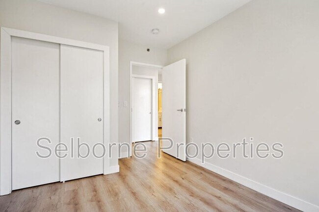 Foto del edificio - 1401 Jackson St