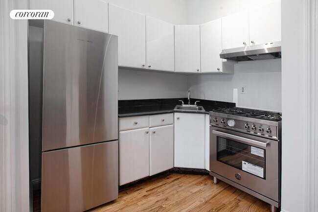 Foto del edificio - 301 W Broadway