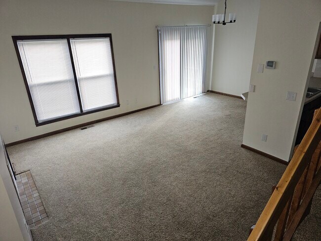 Building Photo - 763 Karlson Dr