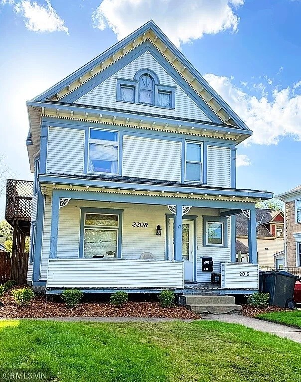 front - 2208 27th Ave S