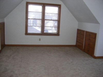 Building Photo - 206 E Bloomington St