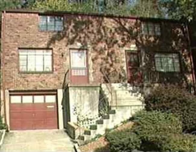 Photo - 1403 Woodlawn Ave House