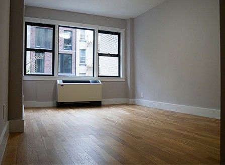 Foto del edificio - 317 E 52nd St