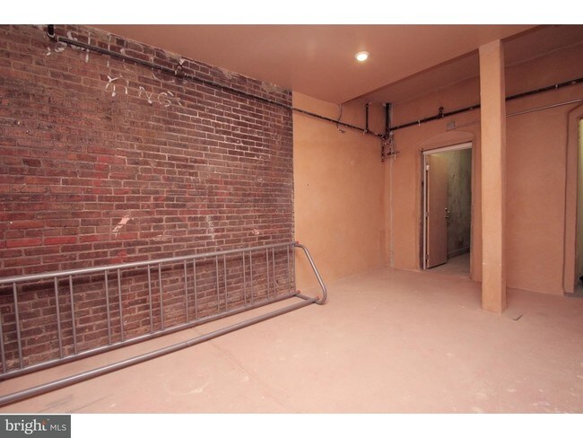Building Photo - 1218 S 8th St