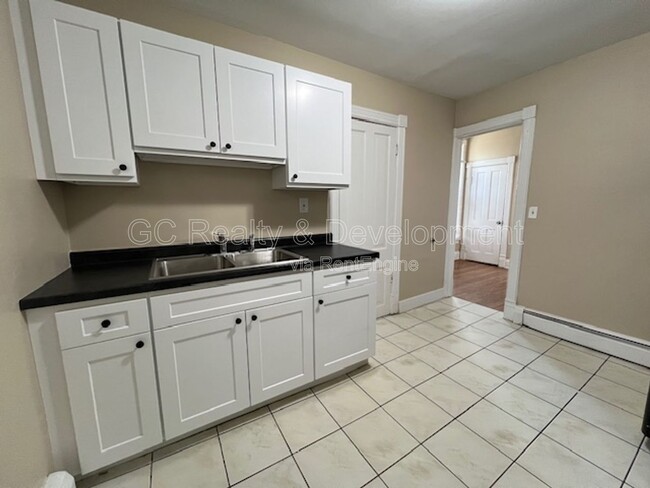 Foto del edificio - 411 Wellington Ave