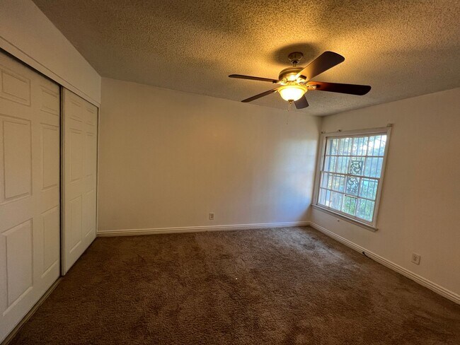 Foto del edificio - 1467 Lorilyn Ave