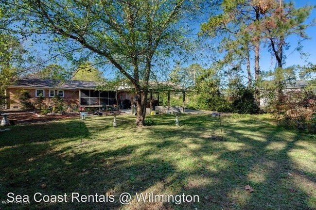 Building Photo - 4 br, 3 bath House - 505 Robert E.Lee Drive