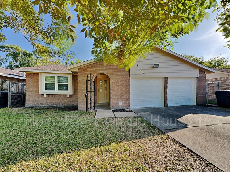 Primary Photo - 5130 E Orem Dr