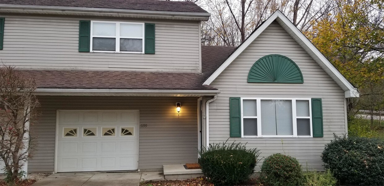 Foto principal - 7199 Jacob Ln