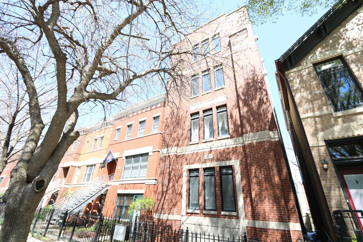 Primary Photo - 1308 W Fillmore St