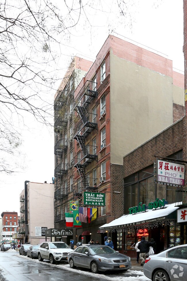 Foto del edificio - 91-93 Baxter St