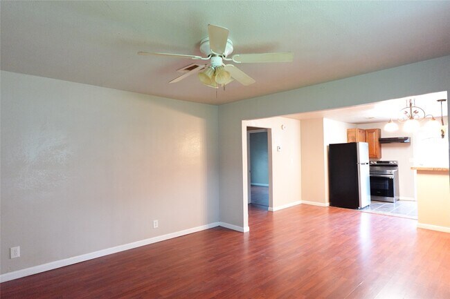 Foto del edificio - 8302 Caddo Rd