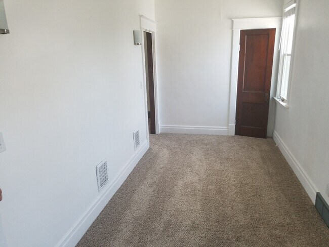 Bedroom - 33 Grove St
