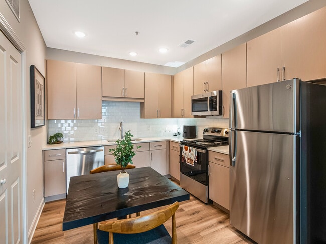Building Photo - Legacy at the Park Apartments