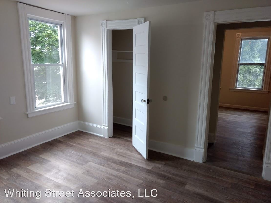 Foto principal - 699 Stanley St