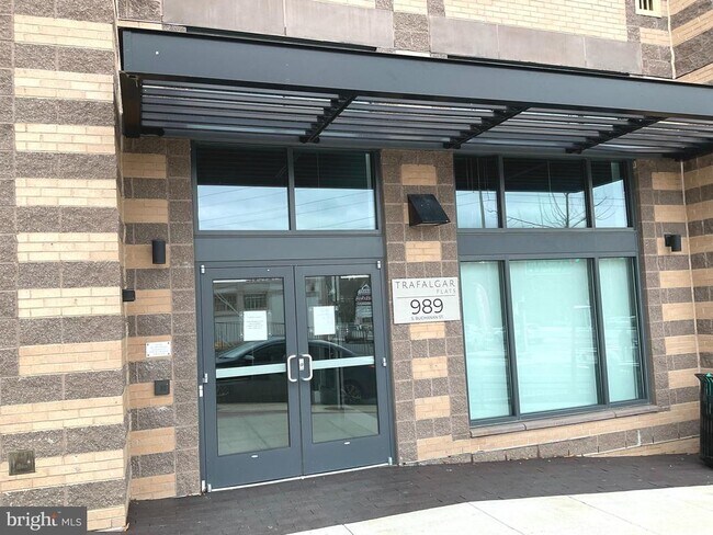 Building Photo - 989 S Buchanan St