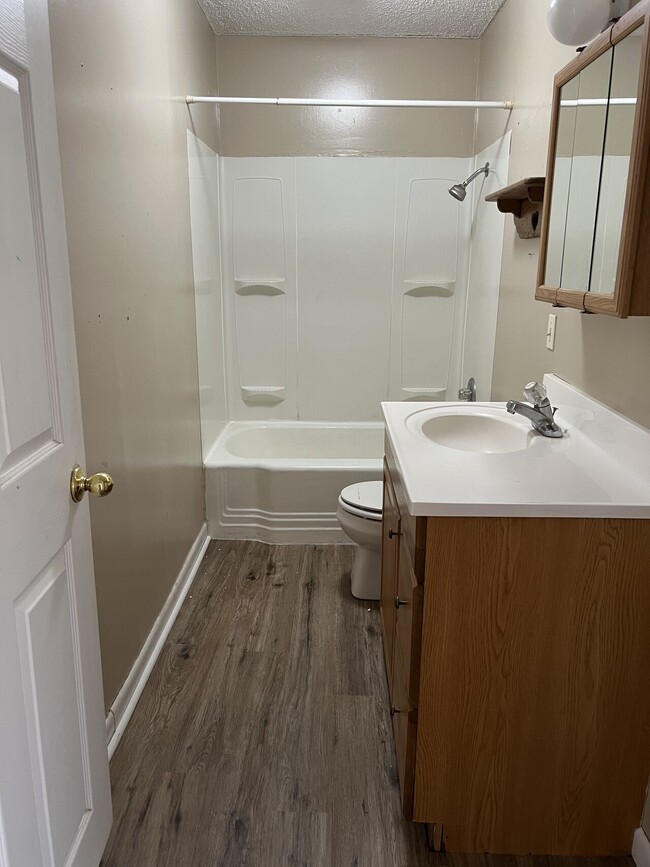 Building Photo - 506 W G Ave | Kingman