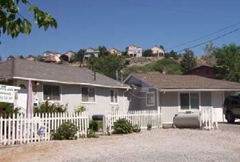 Primary Photo - 701-745 Twin Lakes Dr