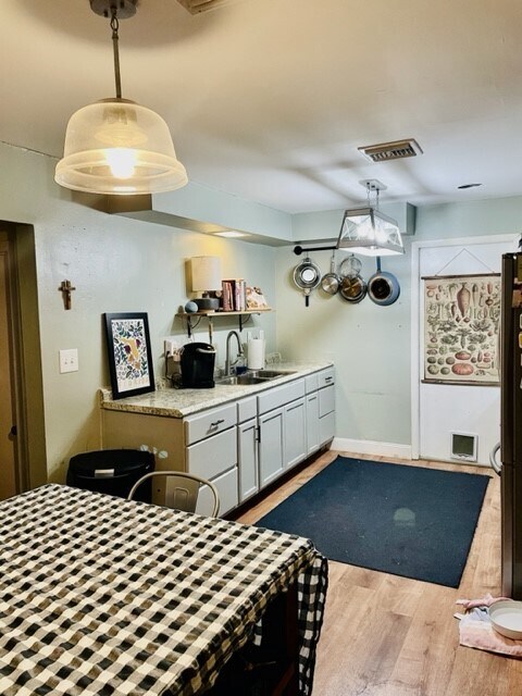 cocina moderna - 236 Lily Rd