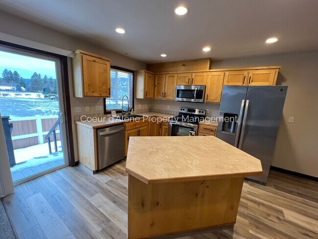 Foto del edificio - 3 bed, 2.5 bath townhouse