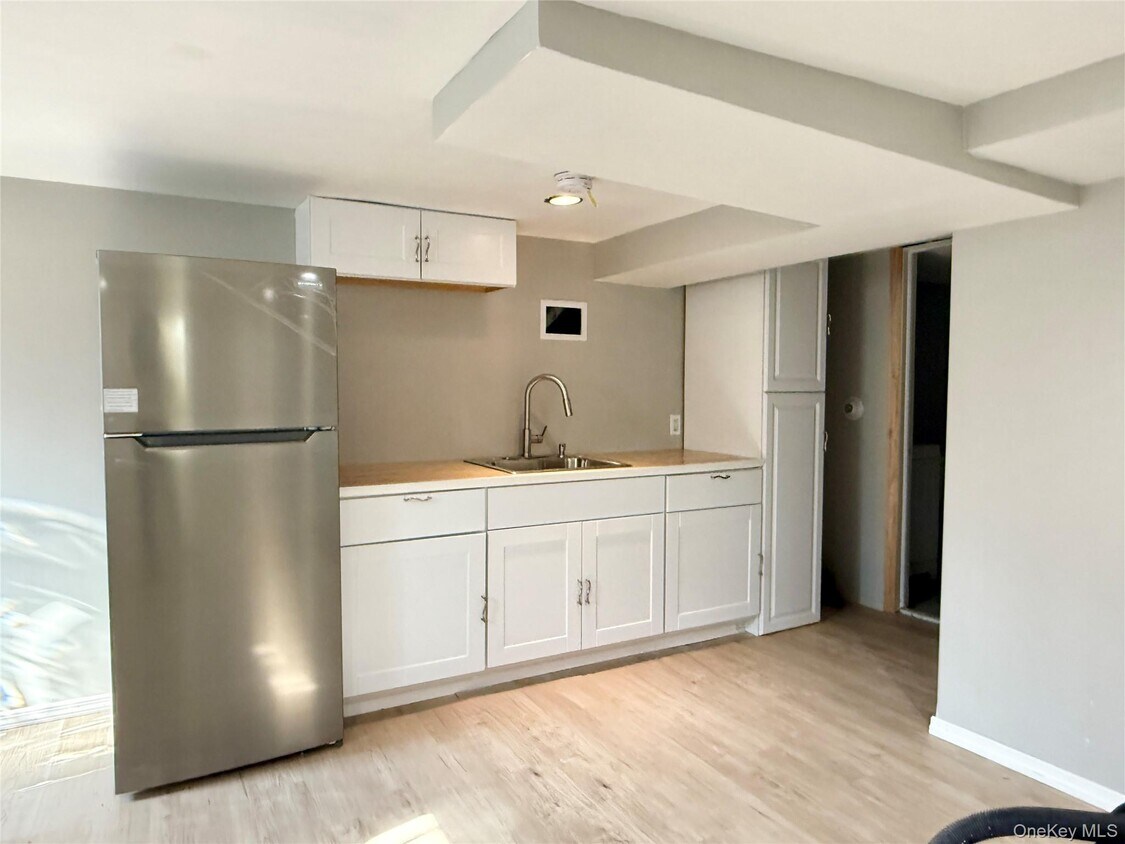 Foto principal - 220 Furrows Rd