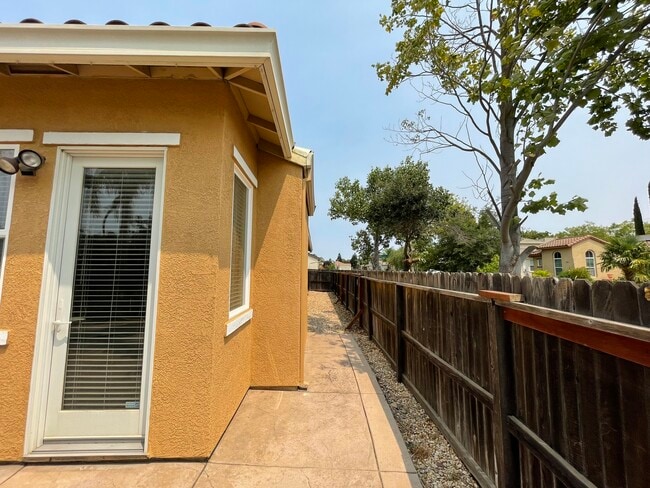 Foto del edificio - 7300 Elvora Way