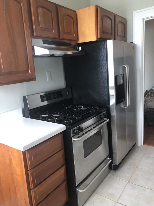 Foto del edificio - 1 Roseld Ave